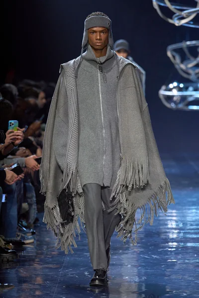 Look 19